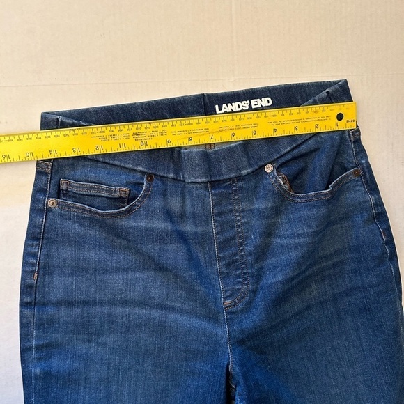 Lands End Bermuda stretchy blue denim pull on shorts Sz-10 L8 - Picture 4 of 7
